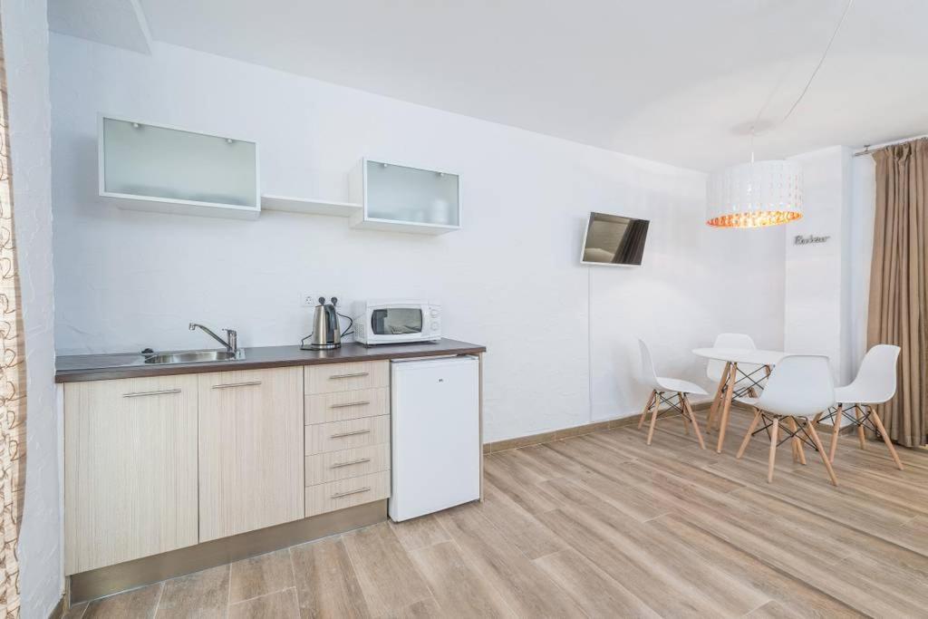Singular Hostel By Eurotels - Albergue Juvenil パルマ・デ・マリョルカ エクステリア 写真